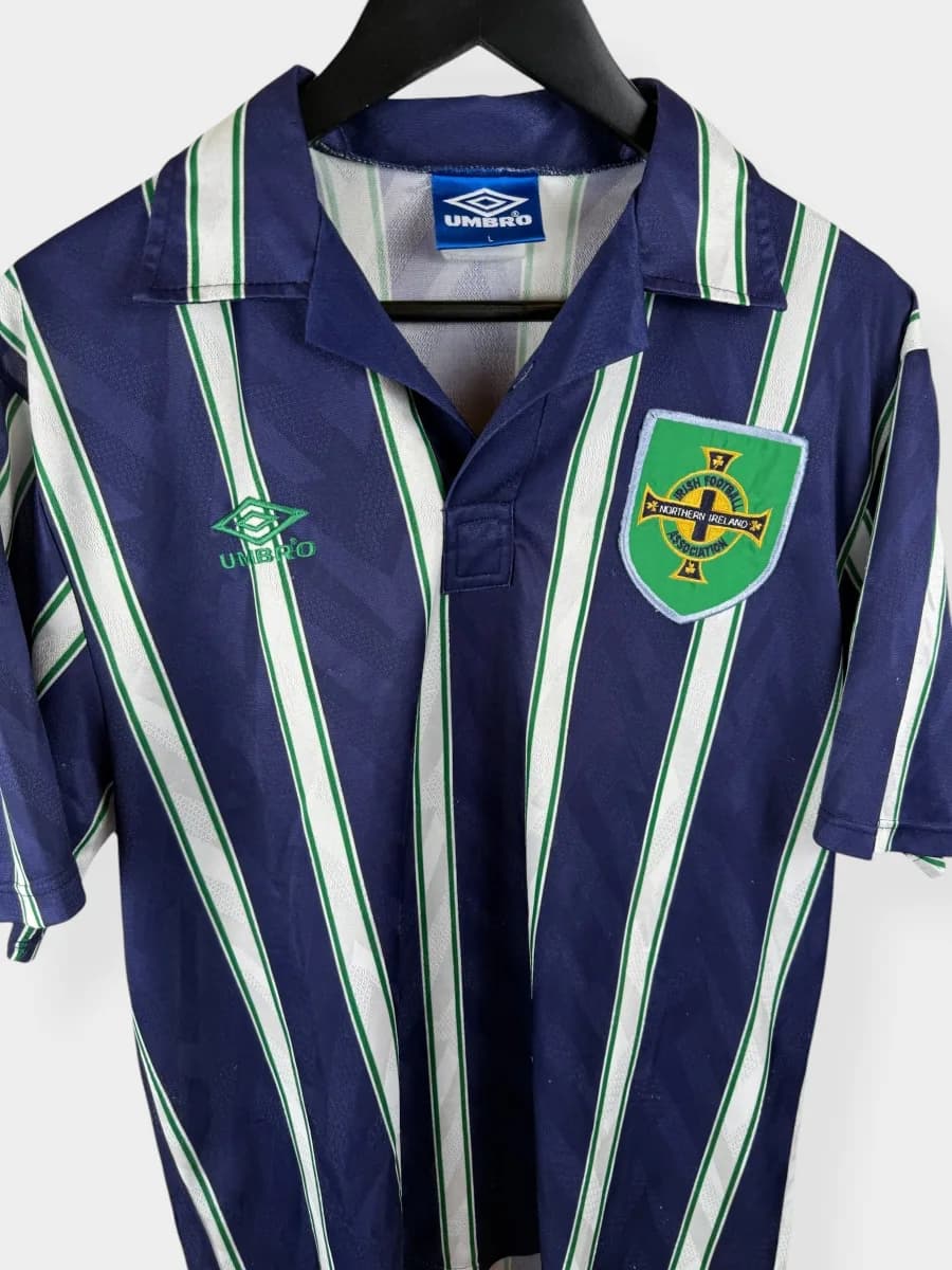 1992/94 Northern Ireland Away shirt - view 3 of 4