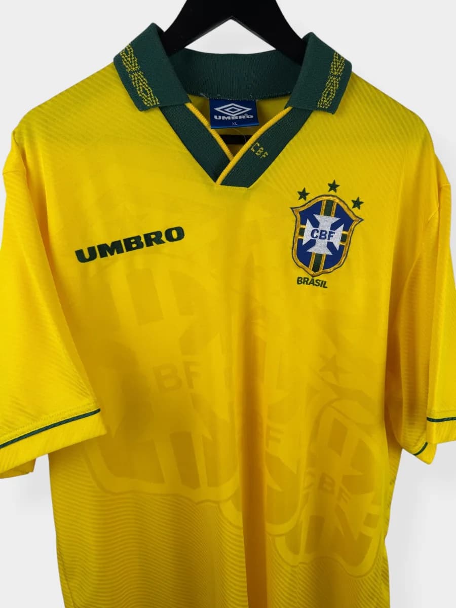 1993/94 Brazil Home shirt - view 3 of 4