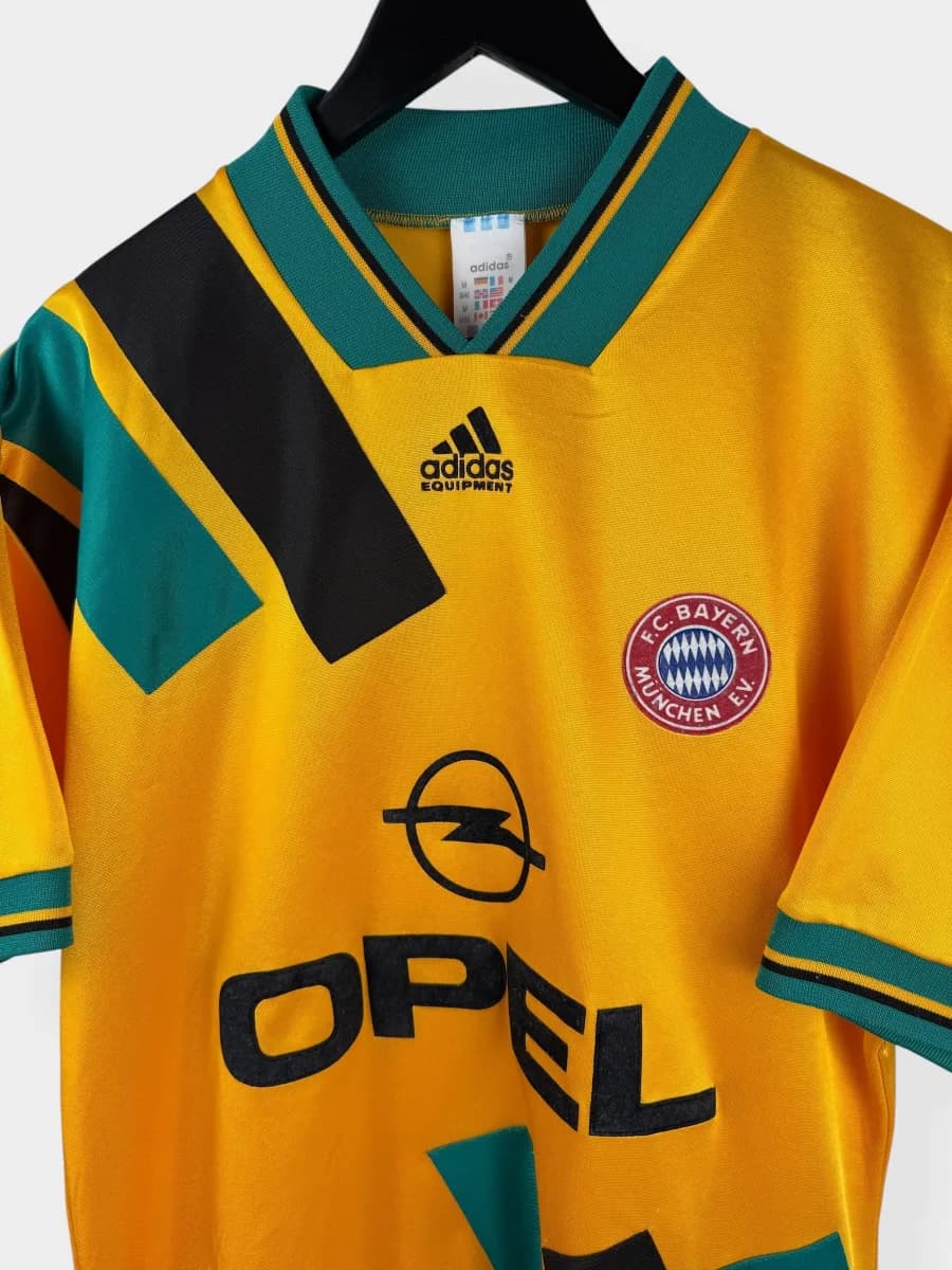 1993/95 Bayern Munich Away shirt - view 4 of 4