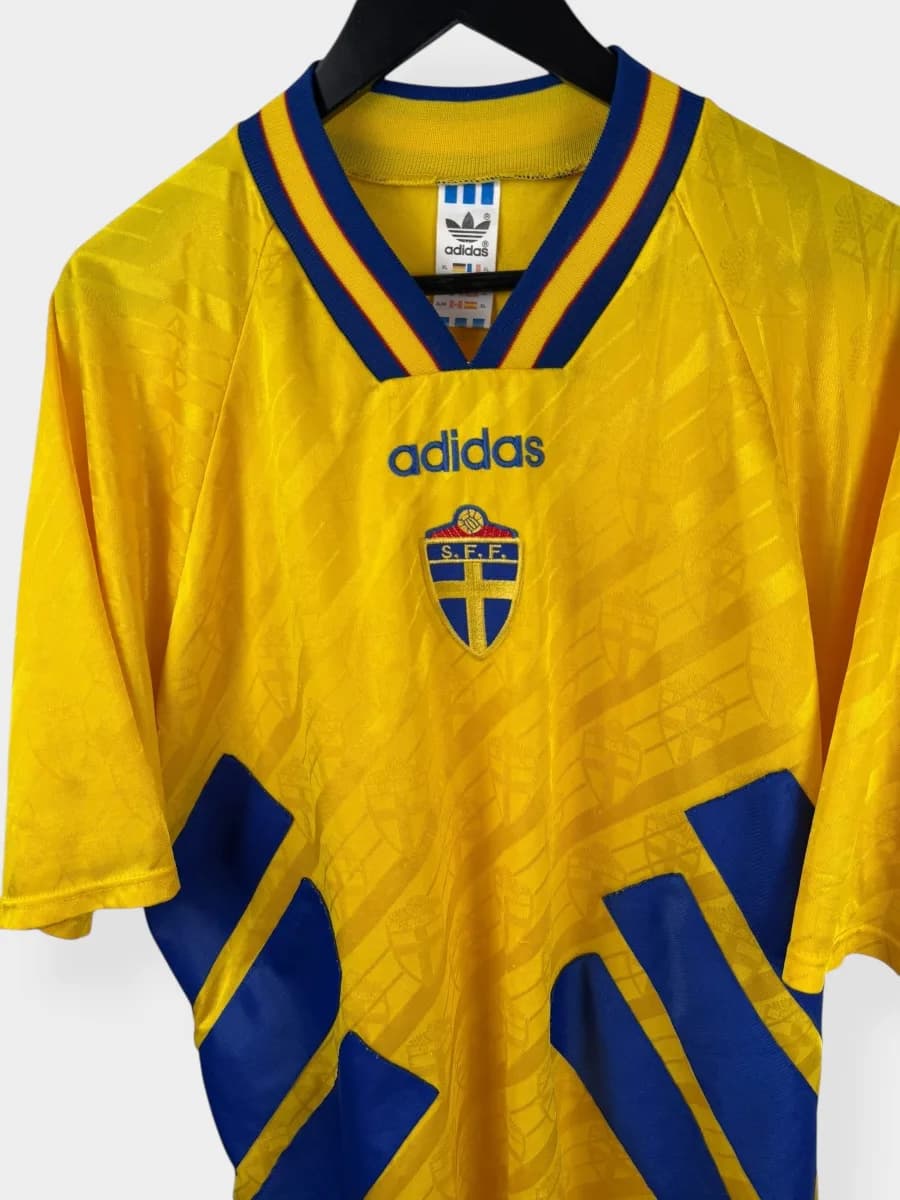 1994/96 Sweden Home shirt - view 5 of 5