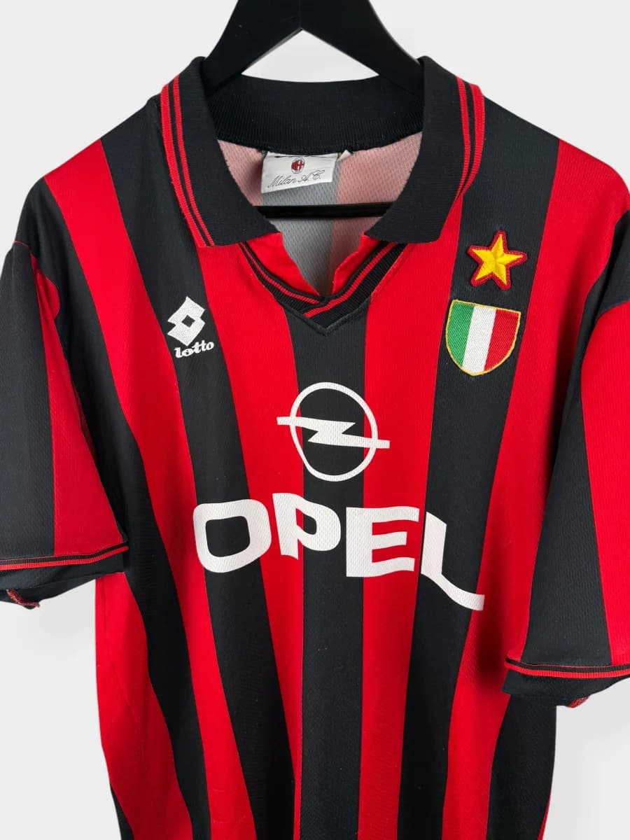 1996/97 AC Milan Home shirt - view 4 of 5