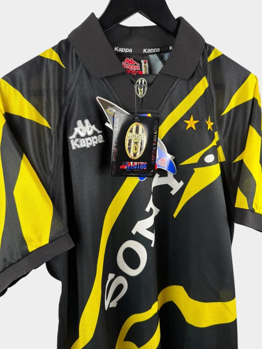 1996/97 Juventus Third shirt - view 3 of 4