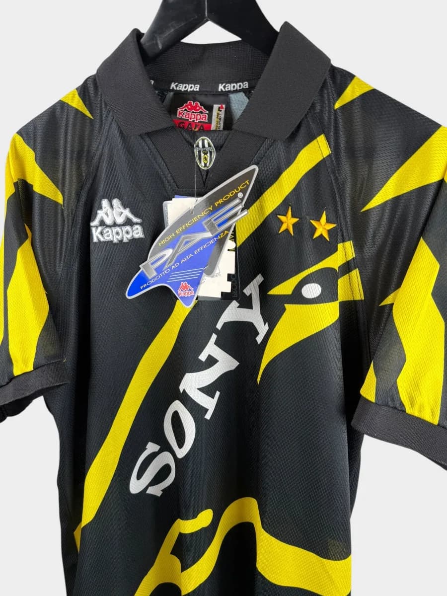 1996/97 Juventus Third shirt - view 4 of 4