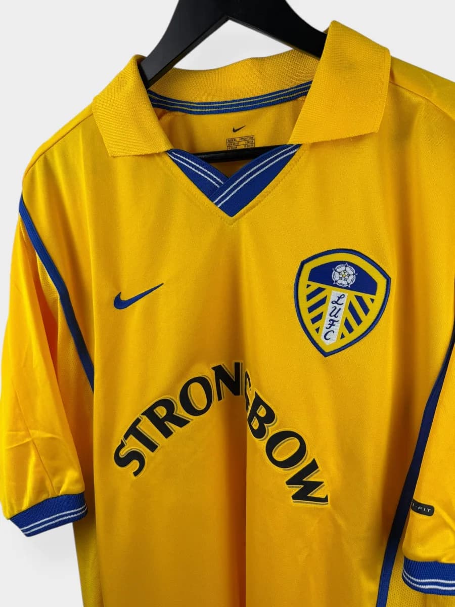 2000/02 Leeds United Away Ferdinand #29 shirt - view 4 of 4