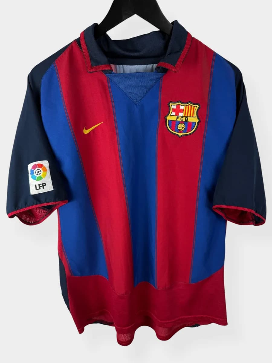 2003/04 Barcelona Home Ronaldinho #10 shirt - view 2 of 4