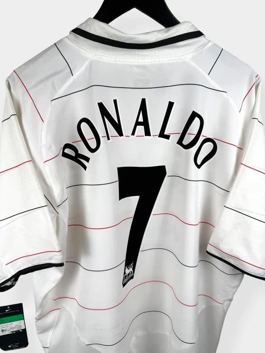 2003/05 Manchester United Third Ronaldo #7 shirt - view 3 of 4