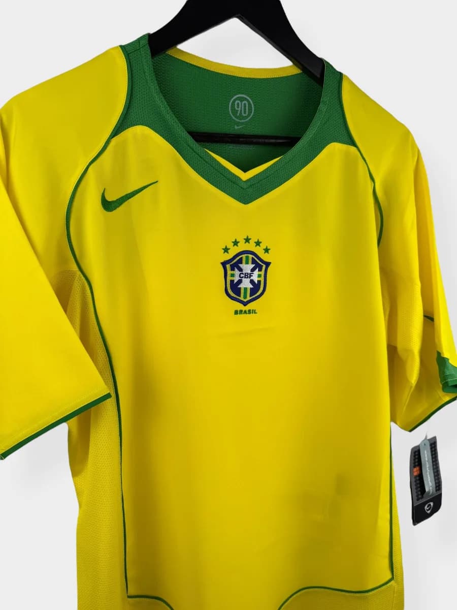 2004/06 Brazil Home shirt - view 4 of 5