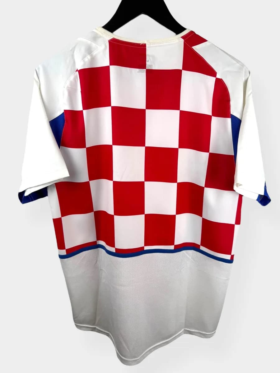 2004/06 Croatia Home shirt - view 3 of 5