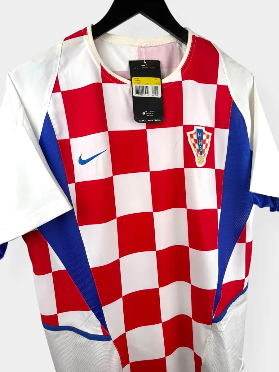 2004/06 Croatia Home shirt - view 4 of 5