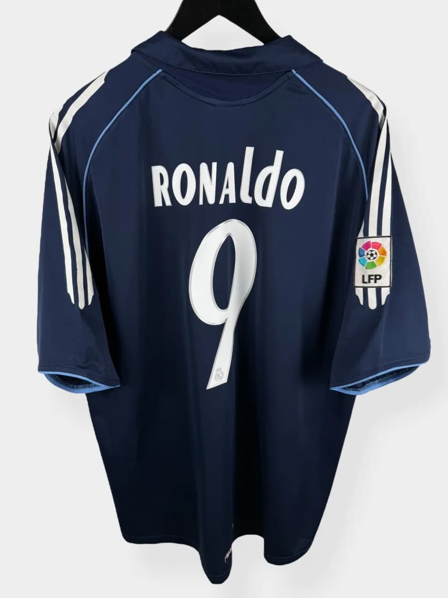 2005/06 Real Madrid Away Ronaldo #9 shirt - view 1 of 4