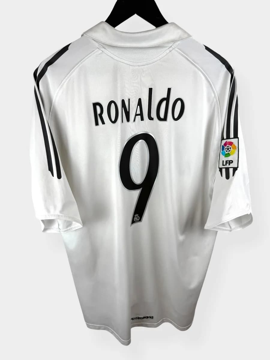 2005/06 Real Madrid Home Ronaldo #9 shirt - view 1 of 4