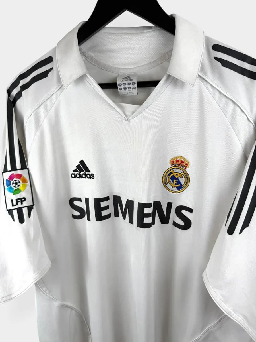 2005/06 Real Madrid Home Ronaldo #9 shirt - view 4 of 4