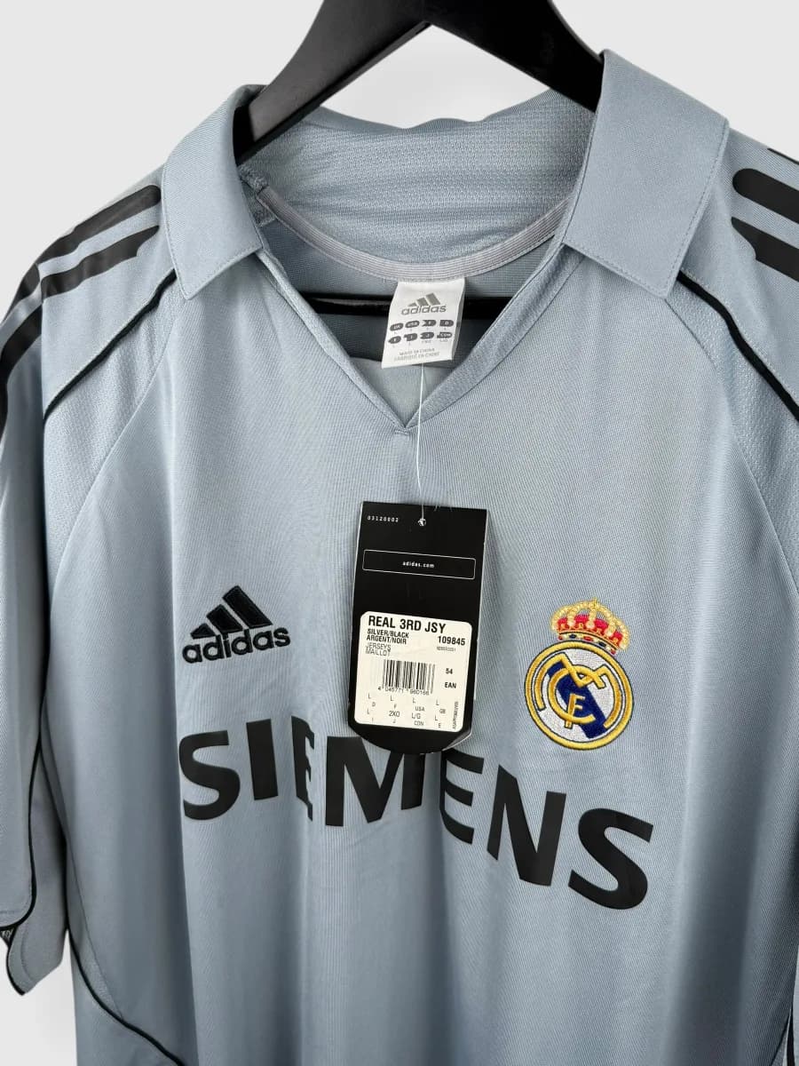2005/06 Real Madrid Third Beckham #23 shirt - view 4 of 4