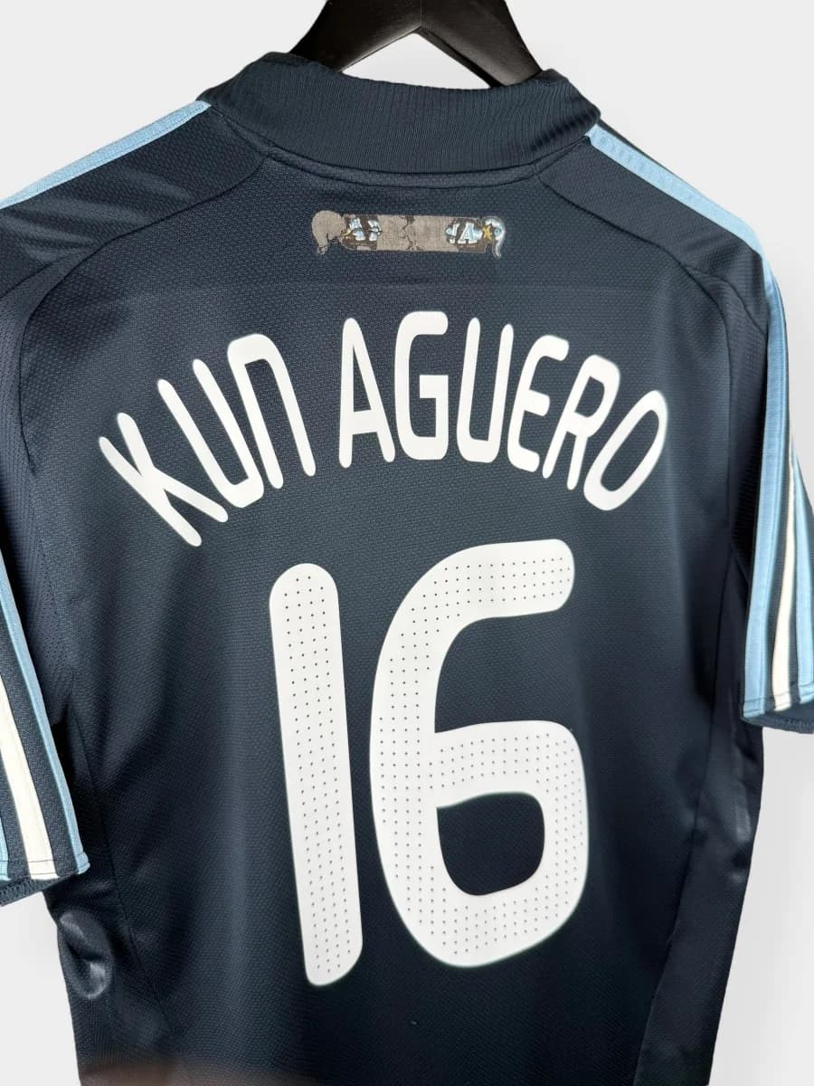 2007/08 Argentina Away Kun Aguero shirt - view 3 of 4