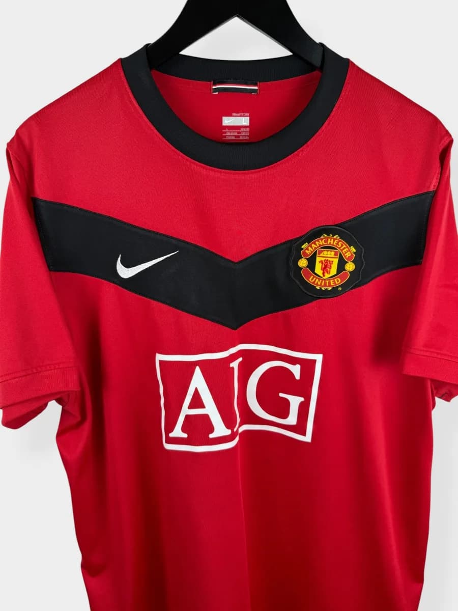 2009/10 Manchester United Home shirt - view 4 of 5