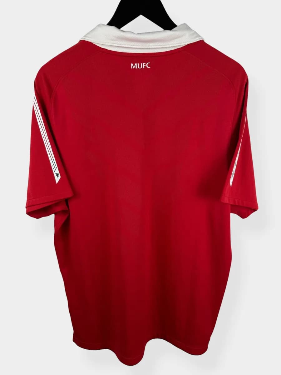 2010/11 Manchester United Home shirt - view 2 of 4