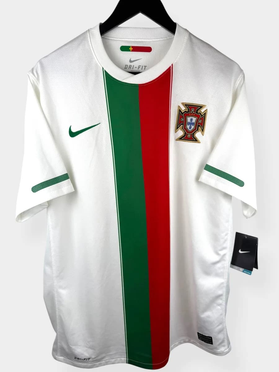 2010/11 Portugal Away shirt - view 2 of 5
