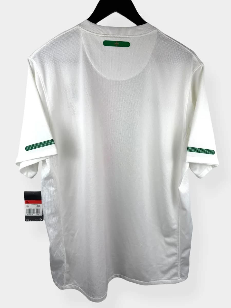 2010/11 Portugal Away shirt - view 3 of 5