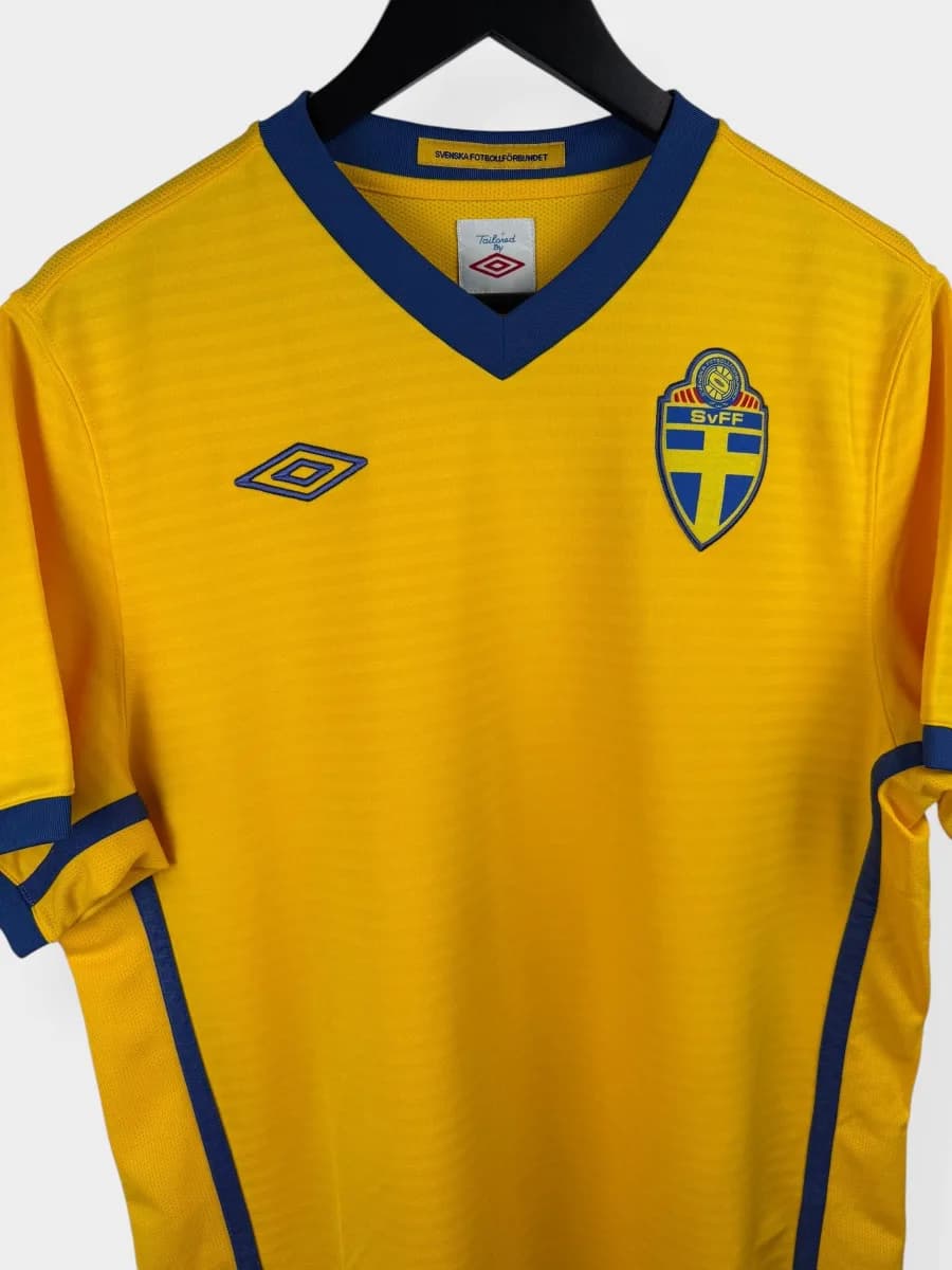 2010/11 Sweden Home shirt - view 3 of 4