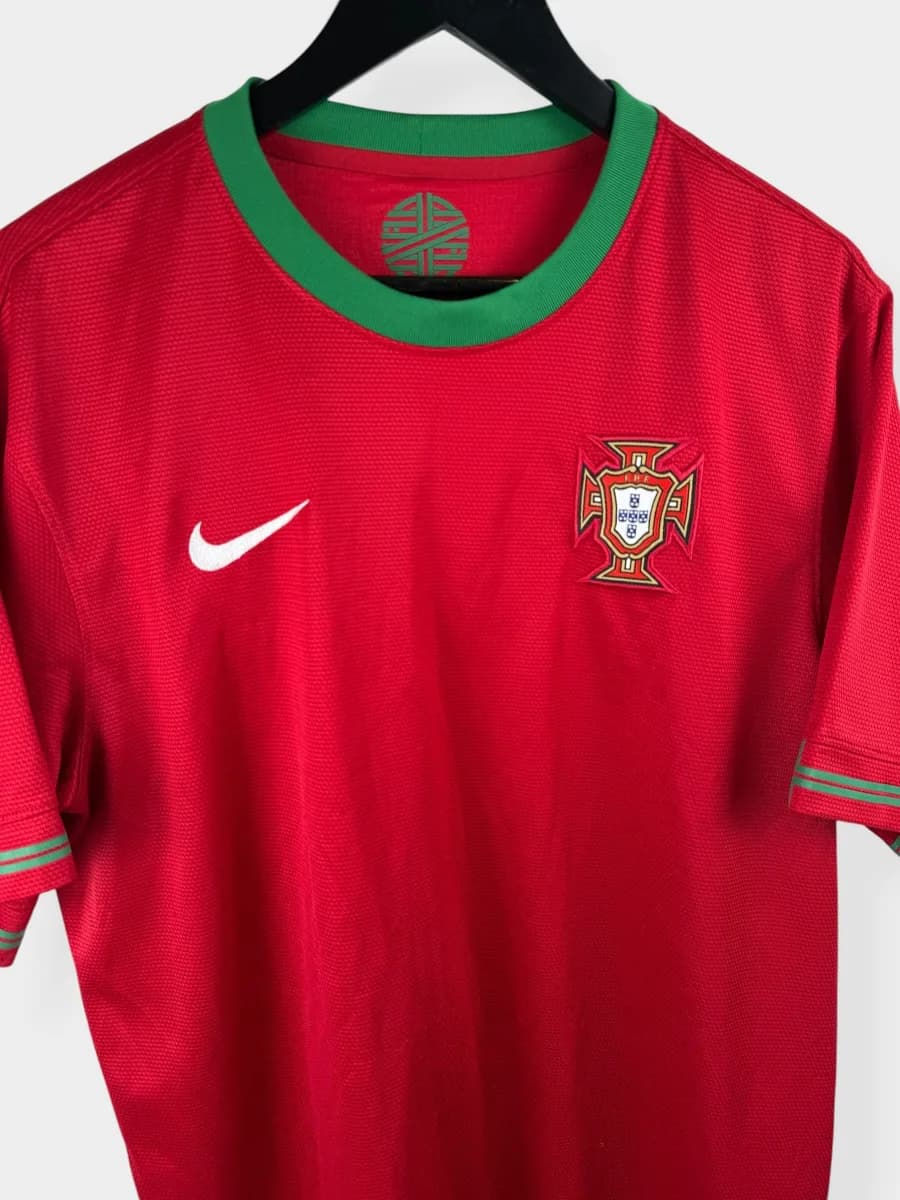 2012/13 Portugal Home shirt - view 4 of 5