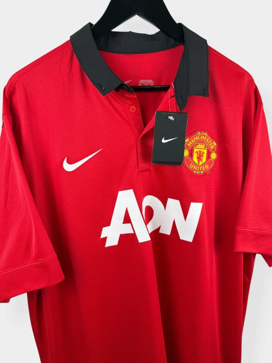 2013/14 Manchester United Home shirt - view 4 of 5
