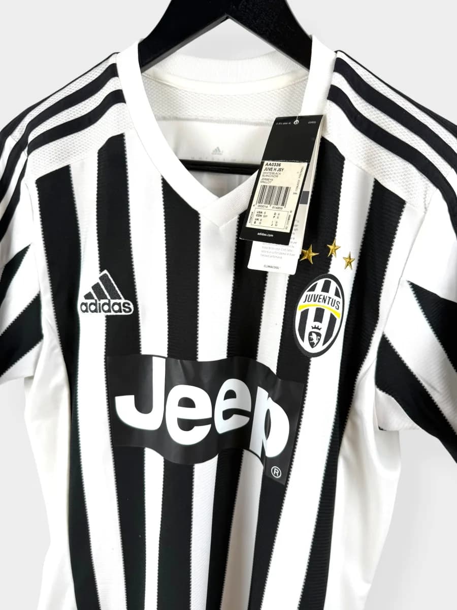 2015/16 Juventus Home Pogba #10 shirt - view 4 of 5