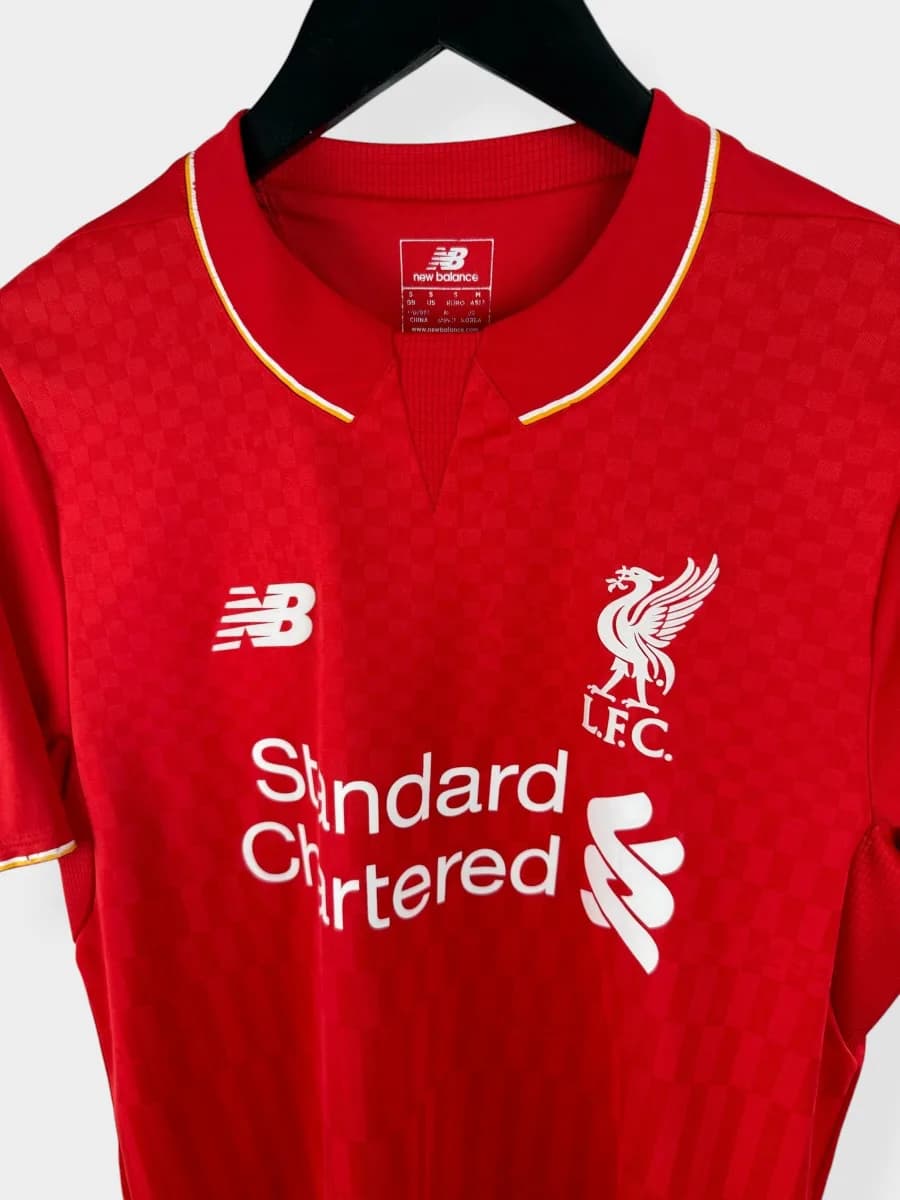 2015/16 Liverpool Home Coutinho #10 shirt - view 4 of 4