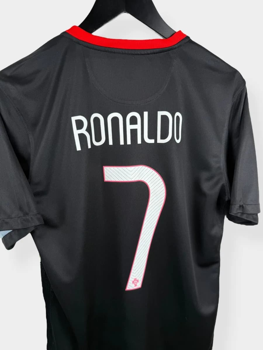 2015/16 Portugal Away shirt – Ronaldo #7 - view 4 of 5