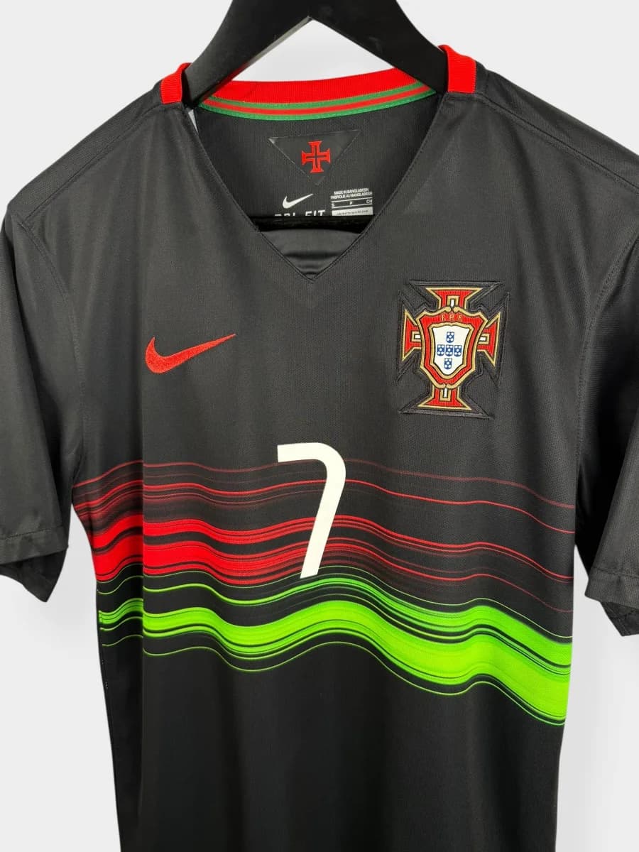 2015/16 Portugal Away shirt – Ronaldo #7 - view 5 of 5