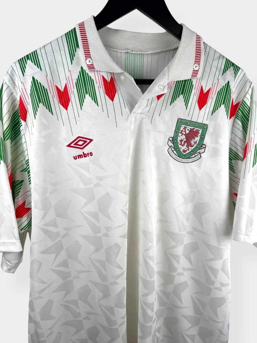 1990/91 Wales Away shirt - view 4 of 5
