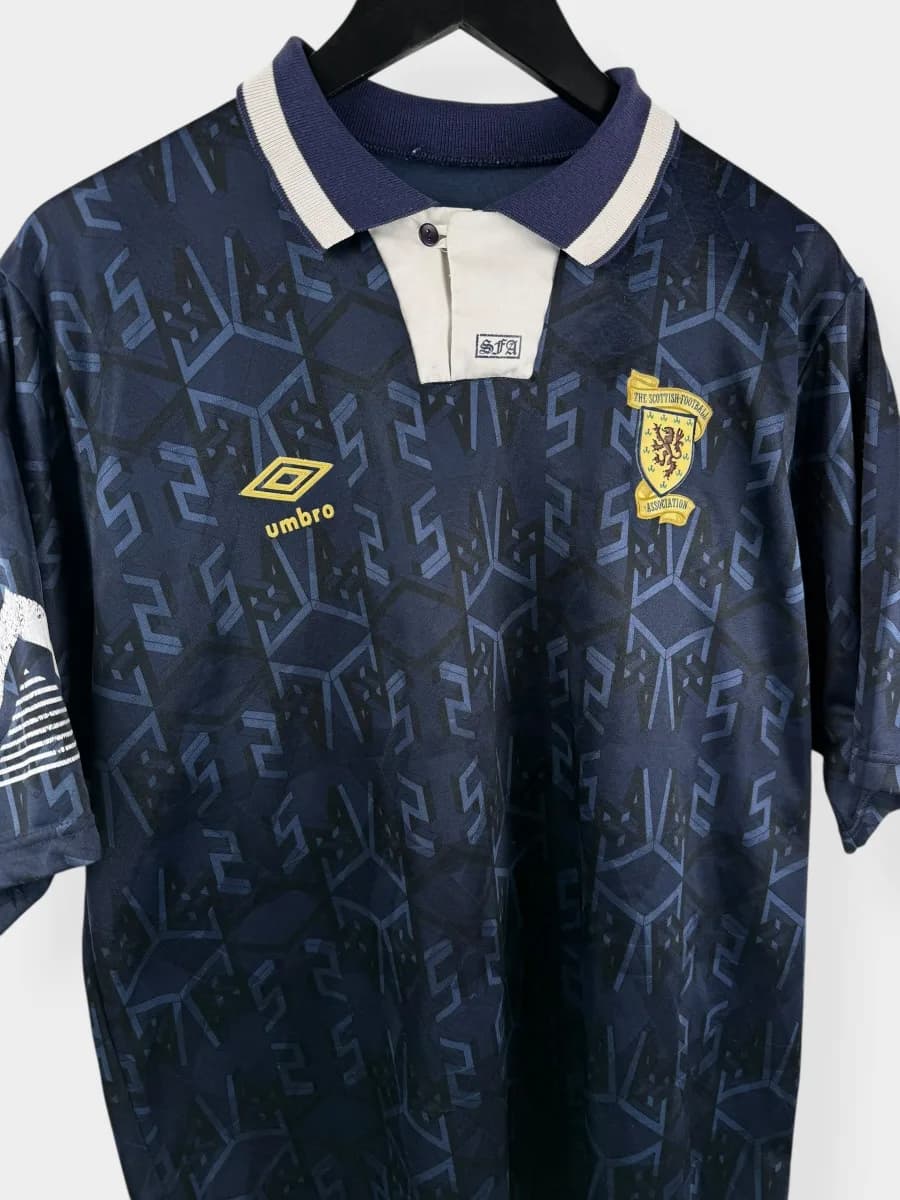 1991/93 Scotland Home shirt - view 3 of 4