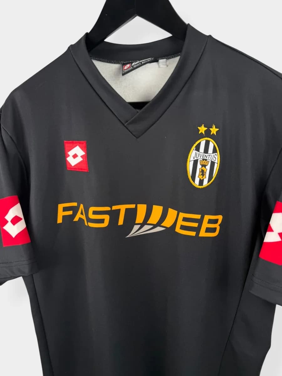 2001 Juventus Away Nedved #11 shirt - view 4 of 4