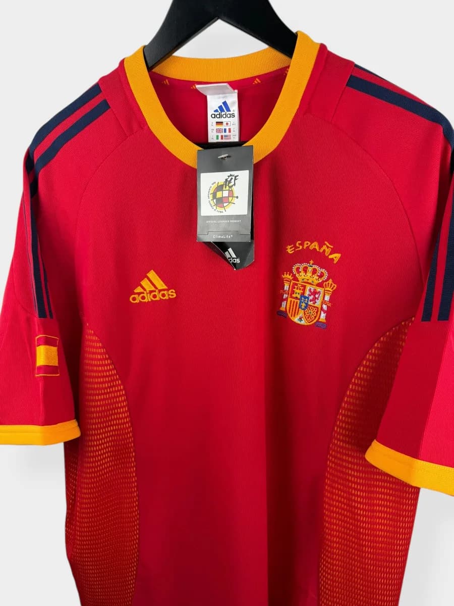 2002/04 Spain Home shirt - view 4 of 5