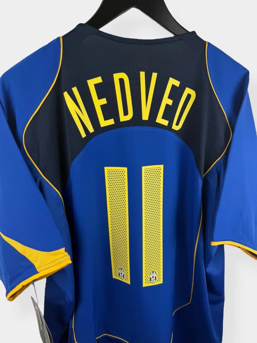 2004/05 Juventus Third Nedved #11 shirt - view 3 of 4