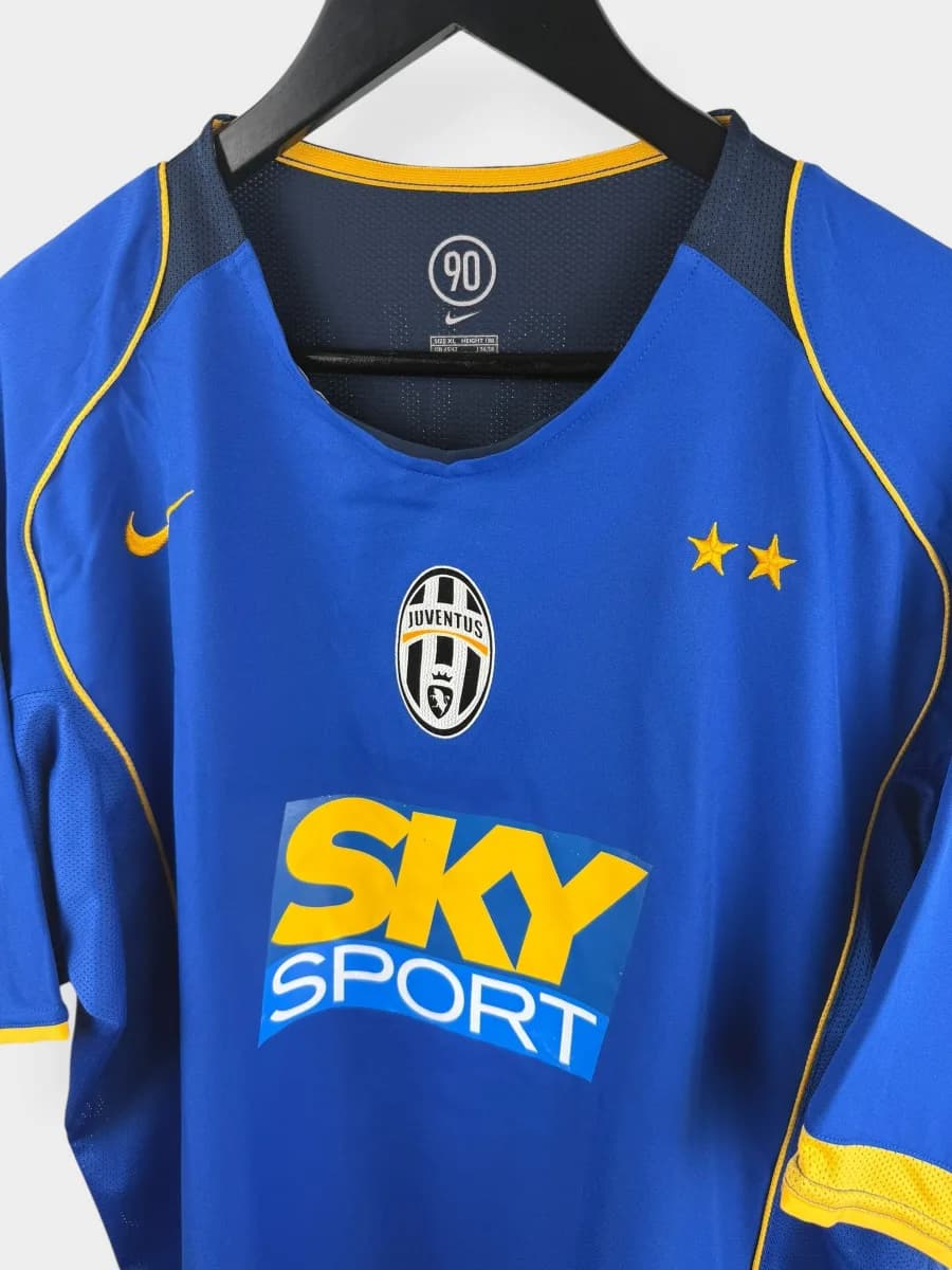 2004/05 Juventus Third Nedved #11 shirt - view 4 of 4
