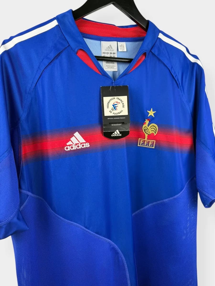 2004/06 France Home shirt - view 4 of 5