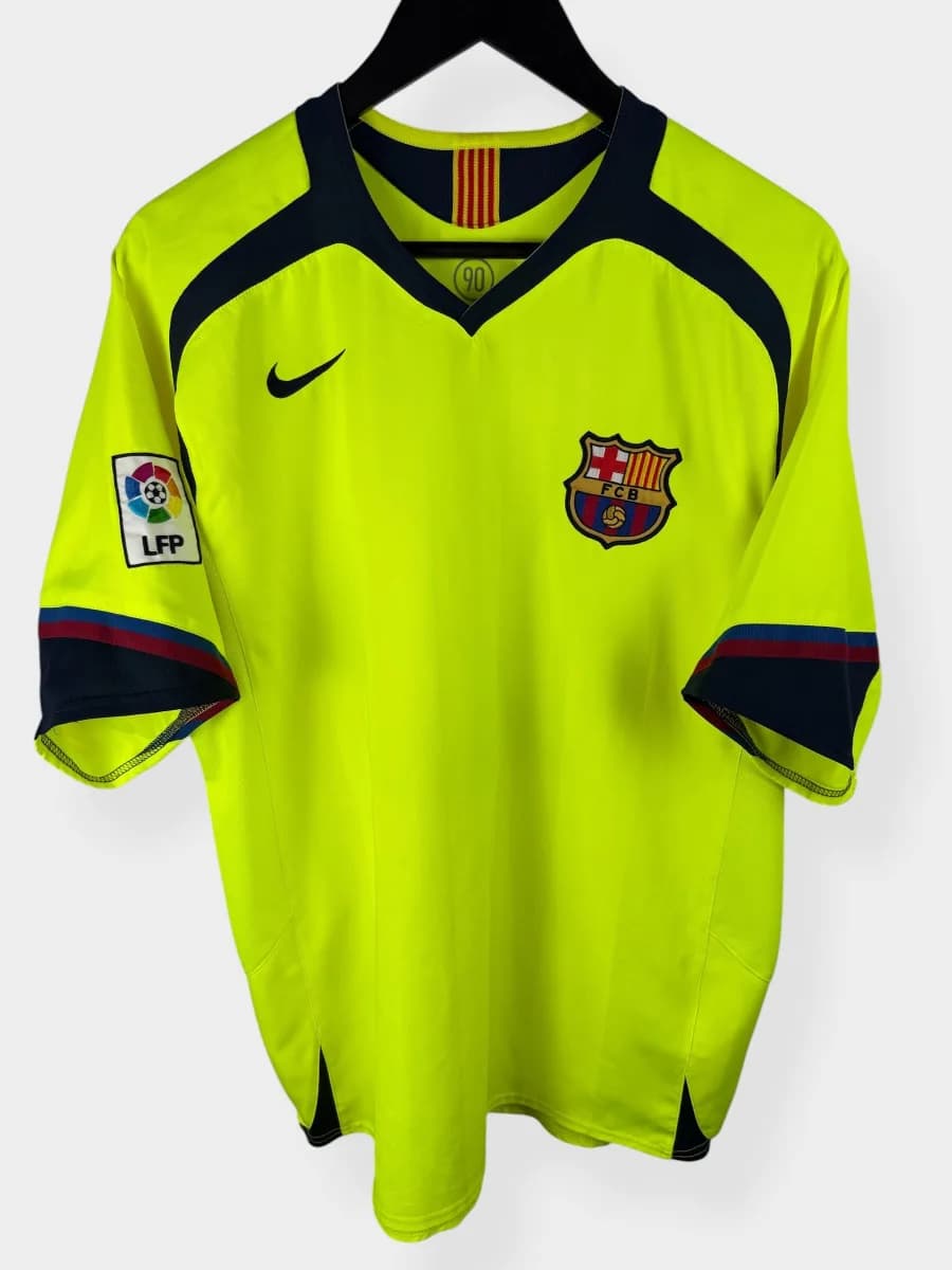 2005/06 Barcelona Away shirt – Ronaldinho #10 - view 3 of 5