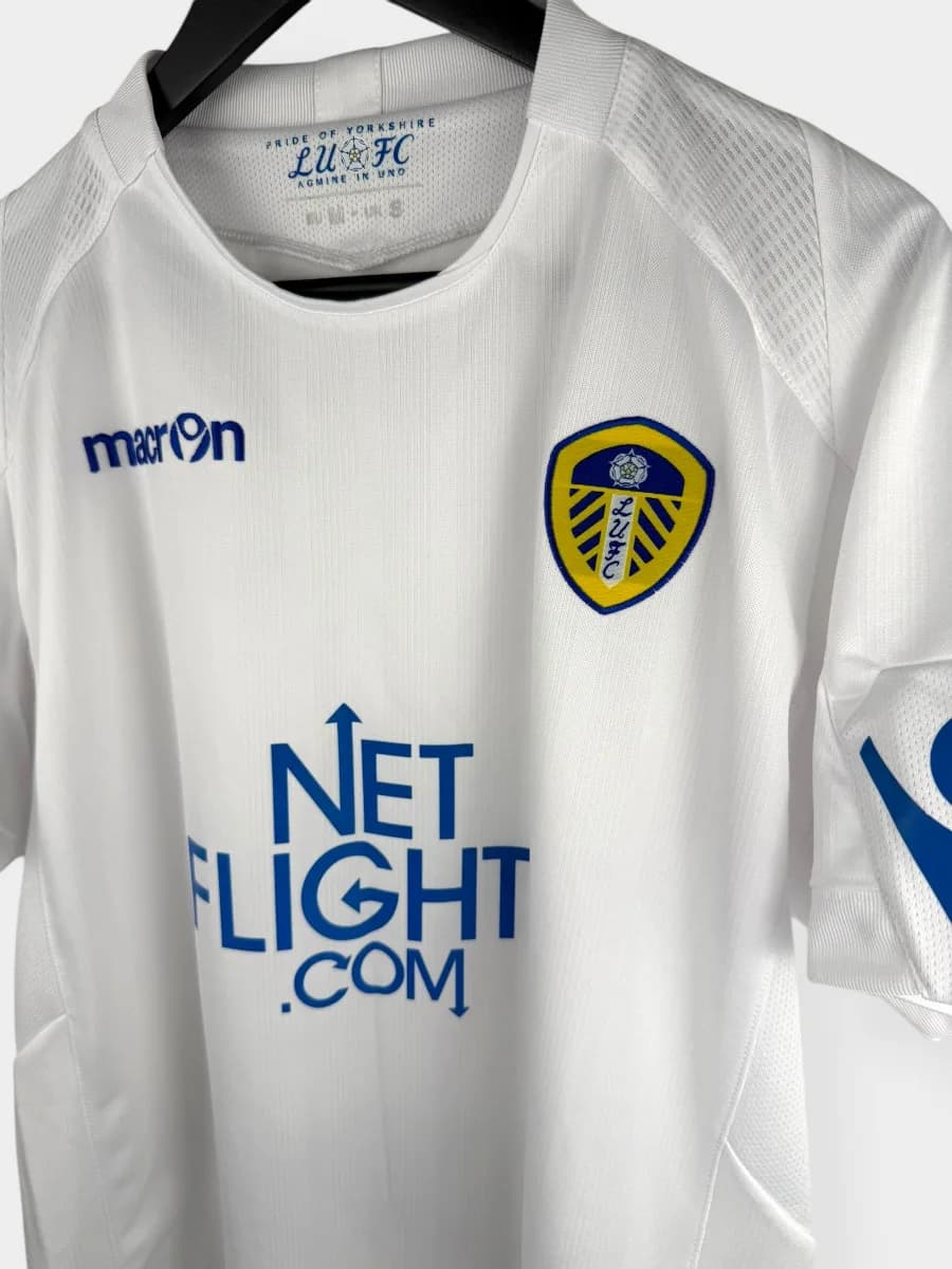 2010/11 Leeds United Home shirt - view 4 of 4