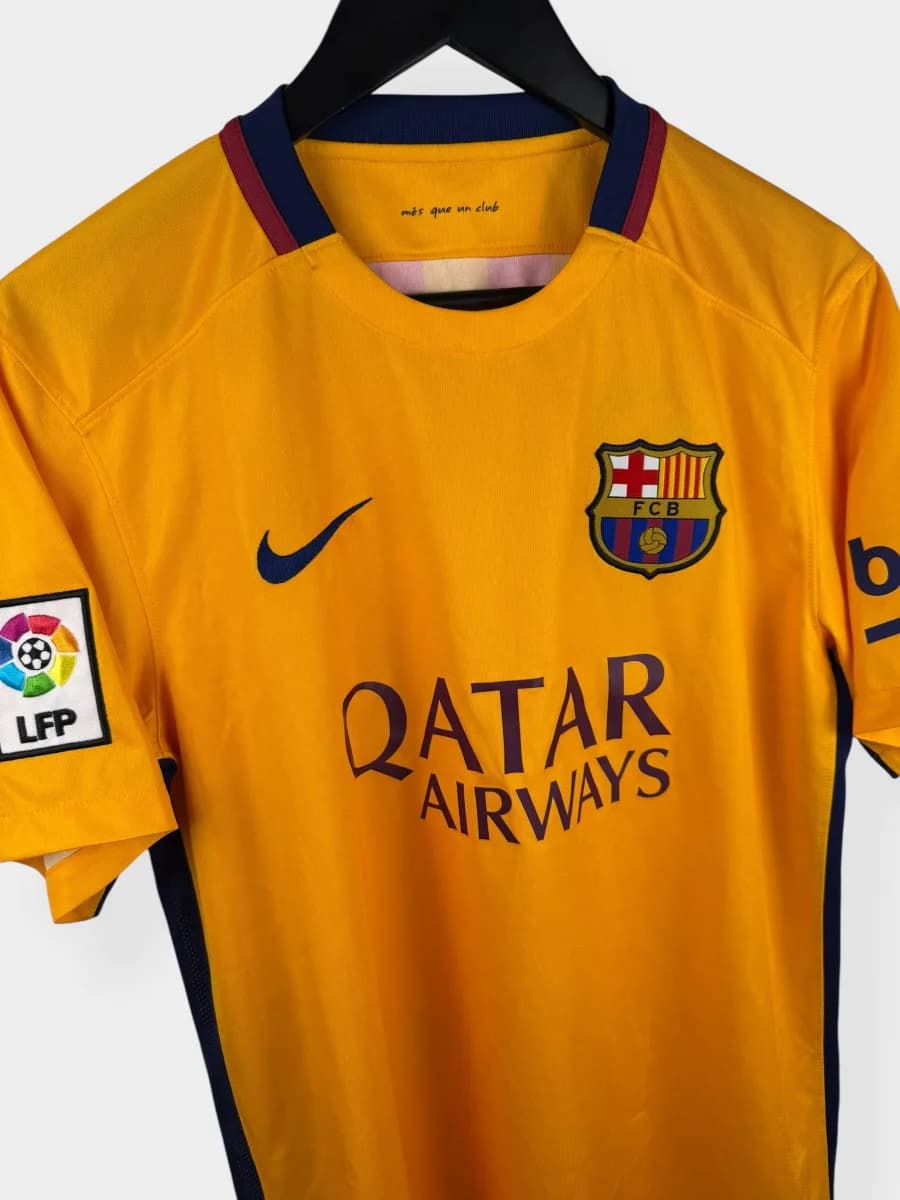 2015/16 Barcelona Away shirt - view 4 of 5