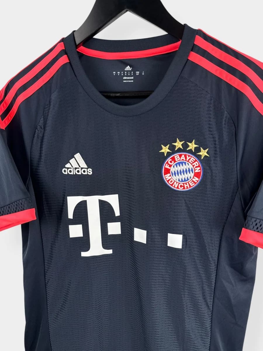 2015/16 Bayern Munich Third shirt - view 4 of 4