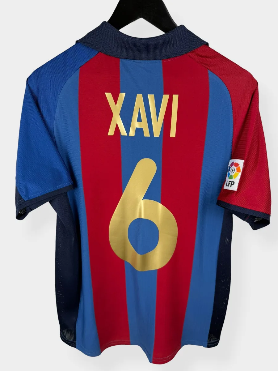 2001-02 BARCELONA HOME SHIRT XAVI #6 S