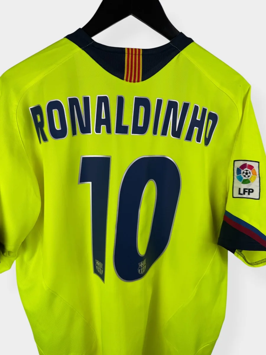 2005-06 BARCELONA away shirt, view 3