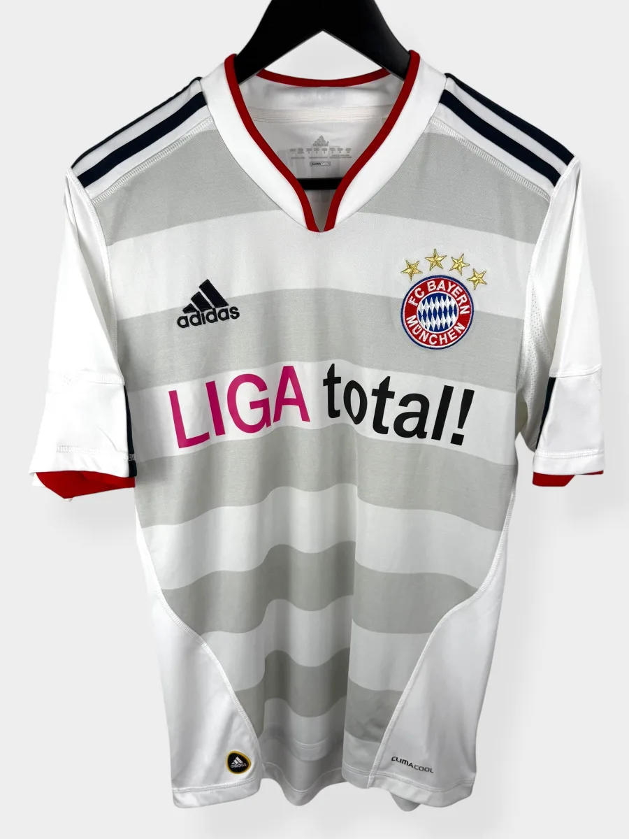 2010-11 BAYERN MUNICH AWAY SHIRT S