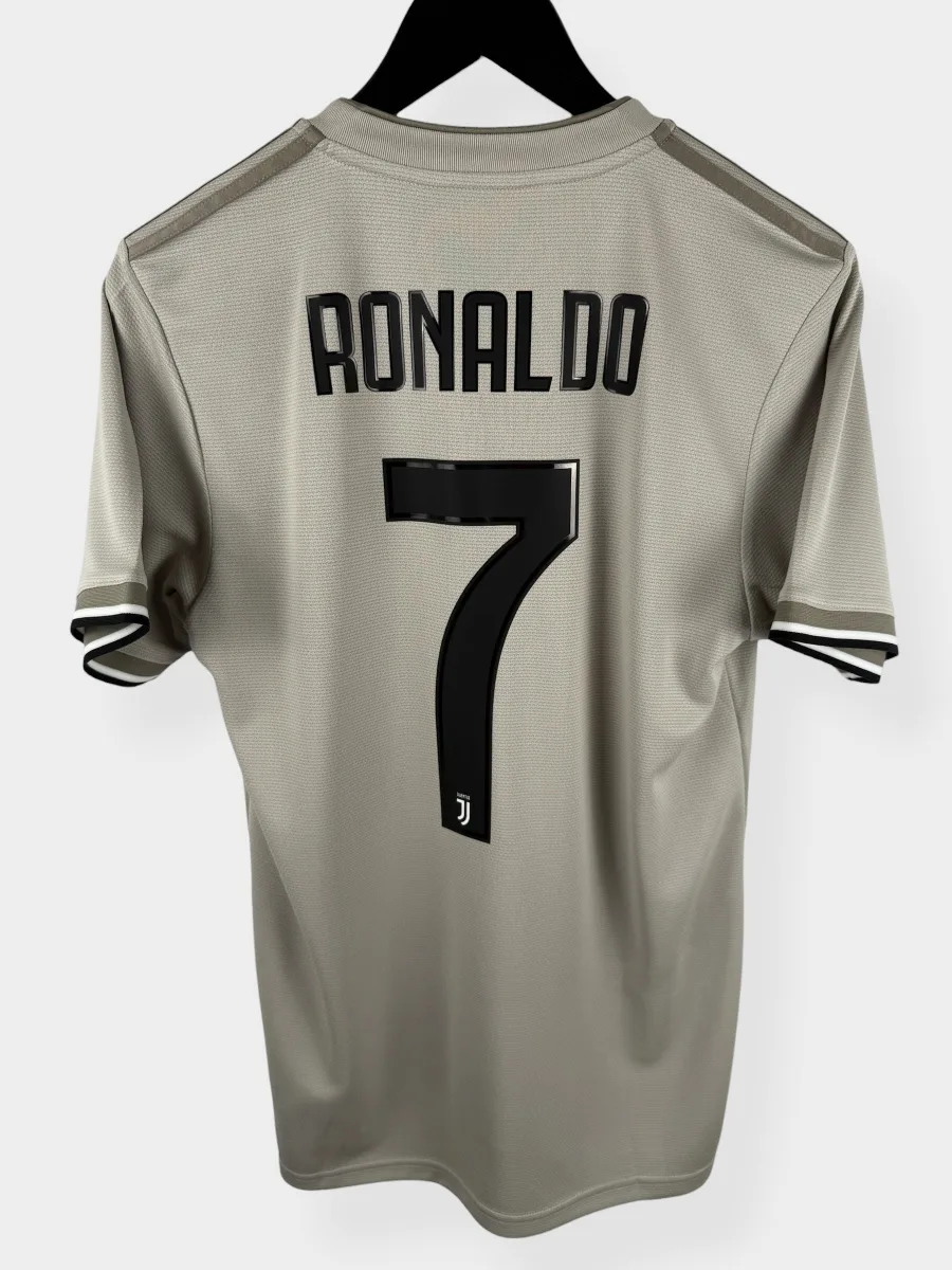 2018-19 JUVENTUS AWAY SHIRT RONALDO #7 S