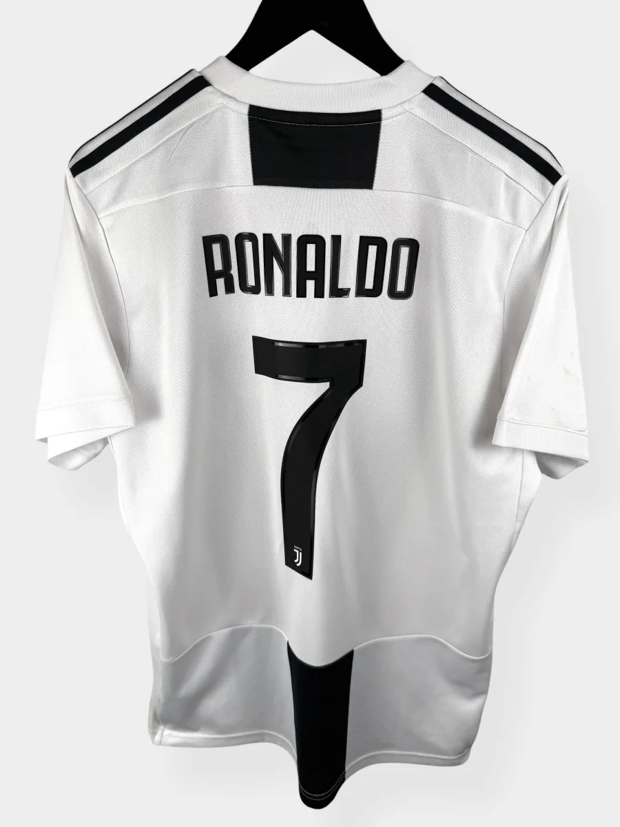 2018-19 JUVENTUS HOME SHIRT RONALDO #7 L
