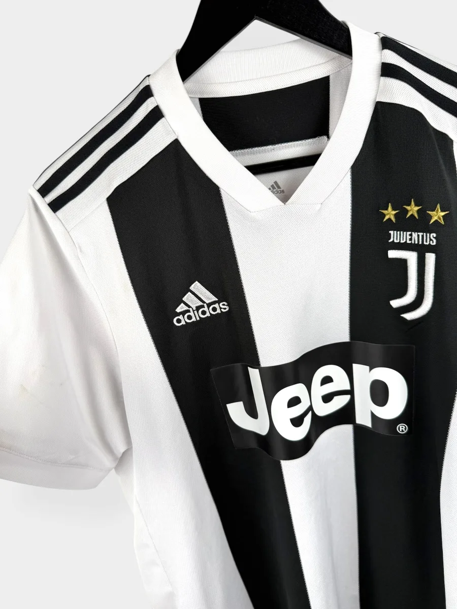 2018-19 JUVENTUS home shirt, view 4