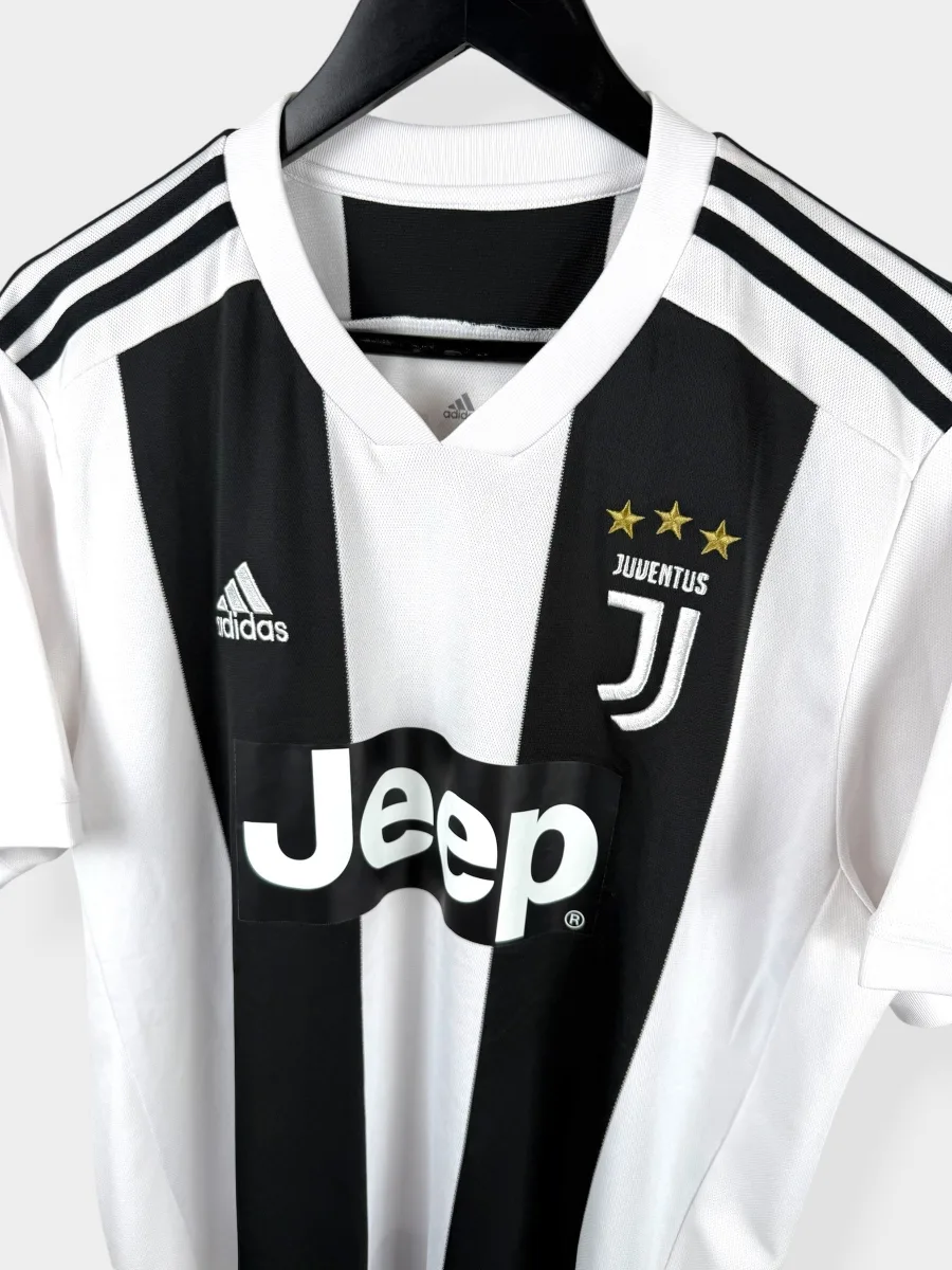 2018-19 JUVENTUS home shirt, view 4